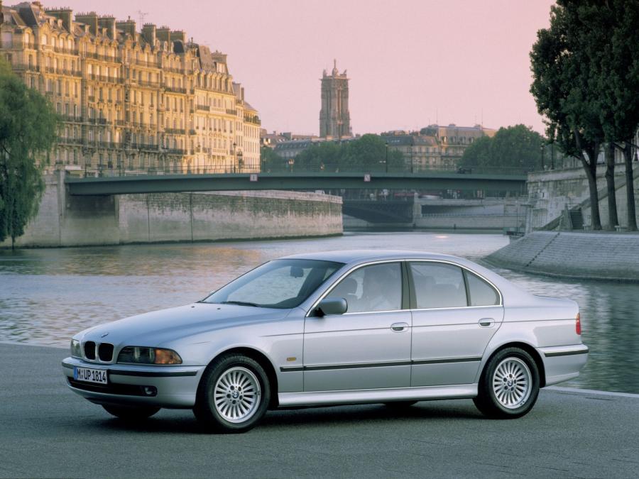  BMW 5-Series Sedan 1995 года  (фото 10 из 26)